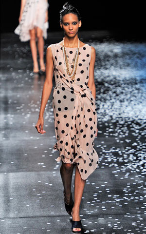 Haljina tufnice Nina Ricci