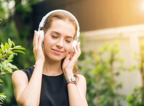 muzika leci i usrecuje